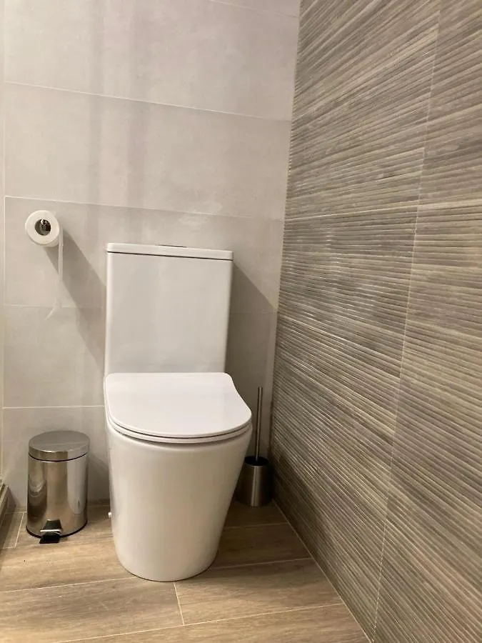 شقة Apartamento Centrico Con Wifi Y Climatizado De 1 Habitacion Y Sofa-Cama Para 3 Personas سانتا كولوما دي فارنرس